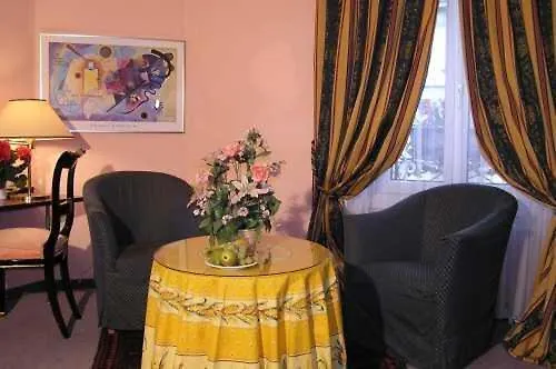 Hotel Capitole Geneva 3*,